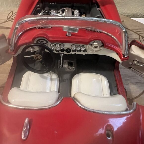 Road Tough 1957 Chevrolet Corvette Convertible Die Cast Metal 1:18 92018 - Picture 11 of 16